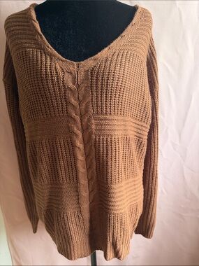 Relaxed V-Neck Cable Sweater in Tan